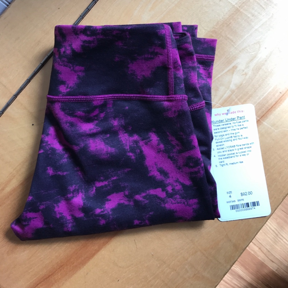 Lululemon yoga pants size 4