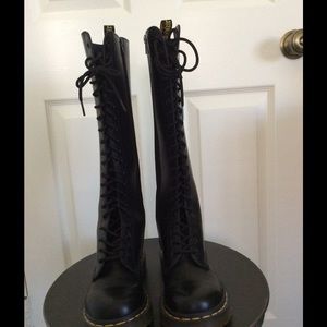 Dr. Marten 20 eyelet knee high boot