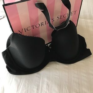 Victoria's Secret Body by Victoria Demi Bra (36C)
