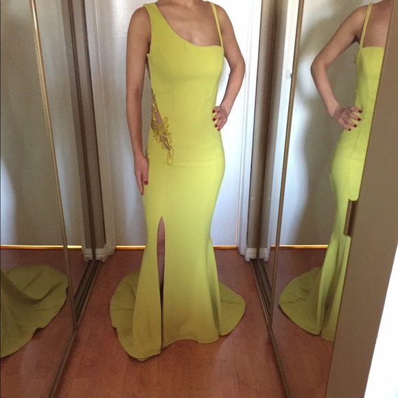 Evening Gown - Dress - Picture 2 of 6