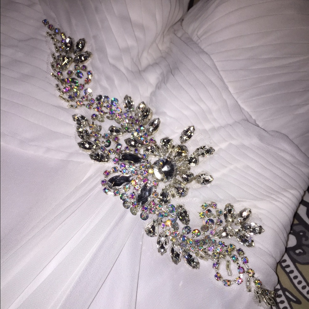 Beautiful White Chiffon prom dress, only worn once - Picture 6 of 6