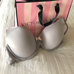 Victoria's Secret Body by Victoria Demi Bra (36C)