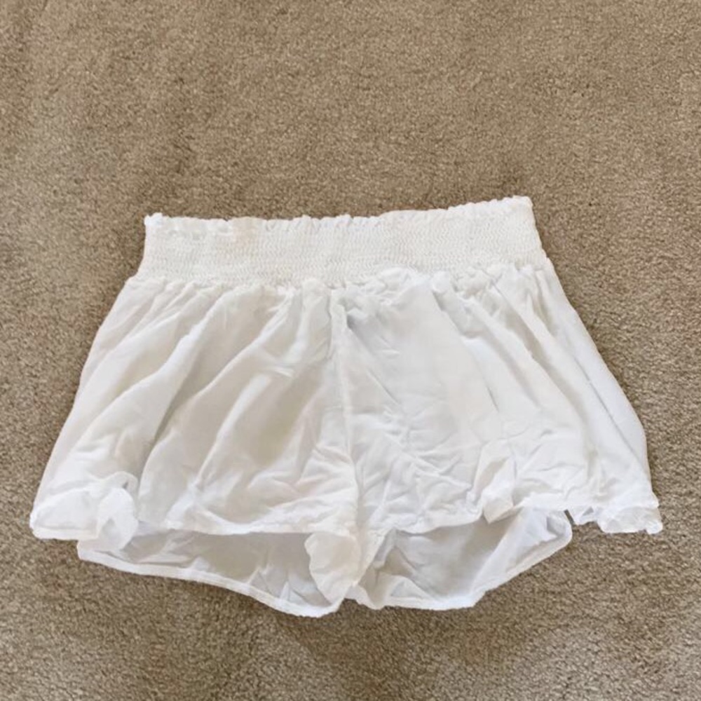 Brandy Melville white flowy shorts