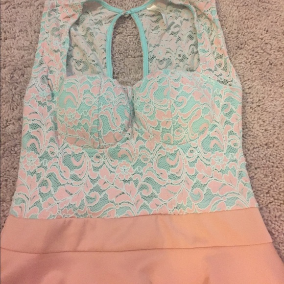 Beautiful summer dress - Picture 2 of 4