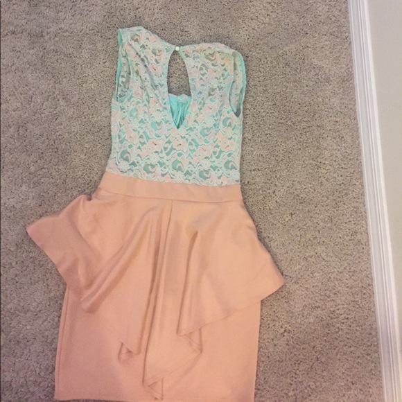 Beautiful summer dress - Picture 3 of 4