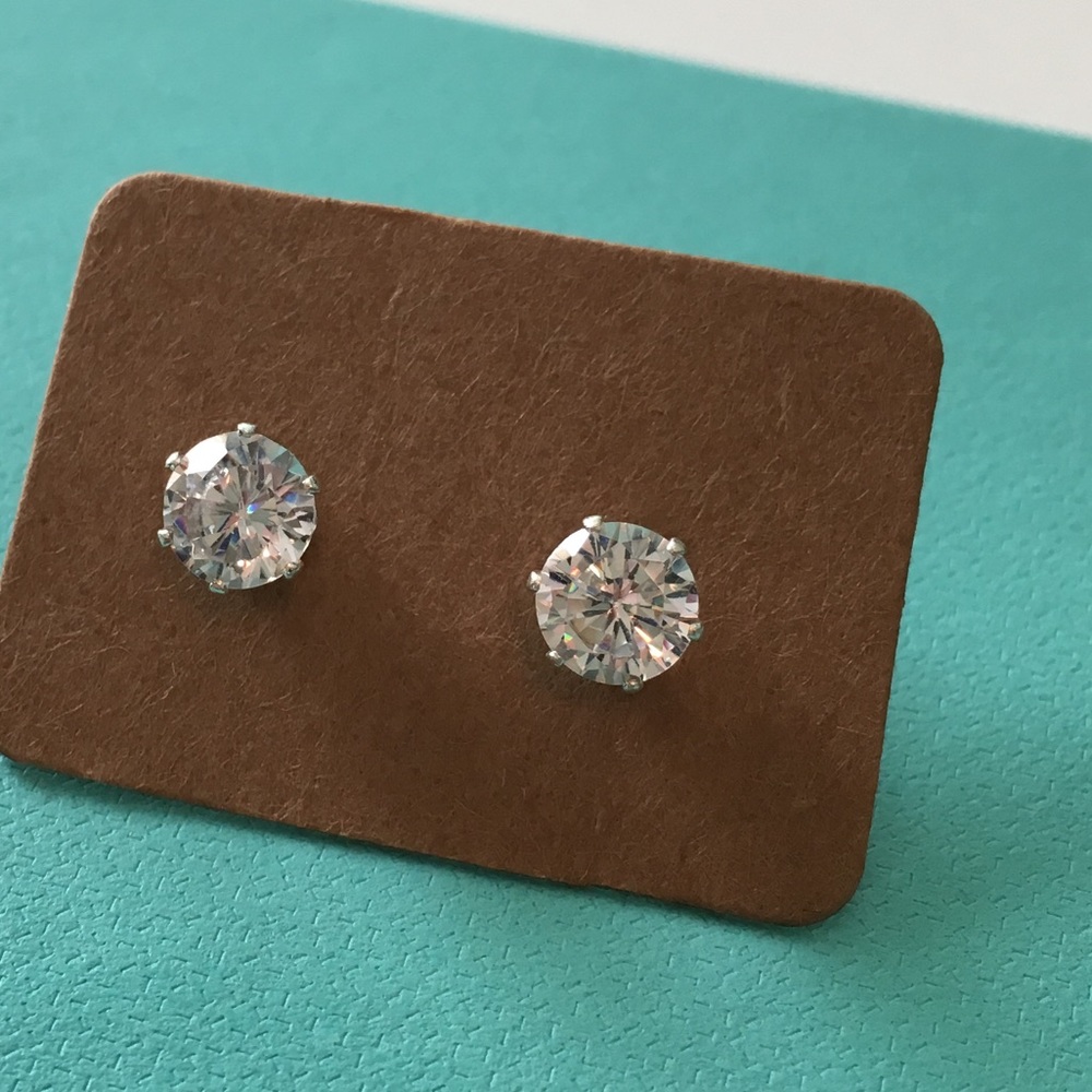 ☀️ Brilliant Silver Tone CZ Studs