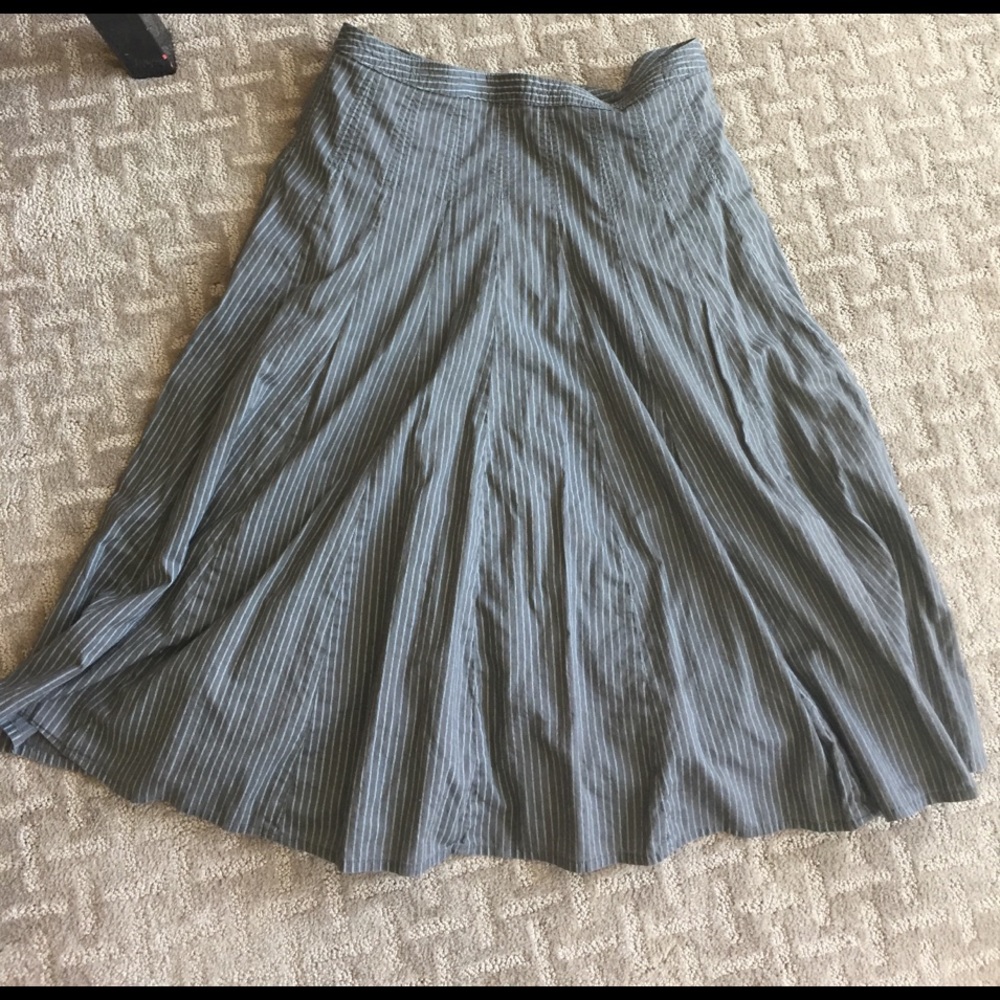 Gap skirt