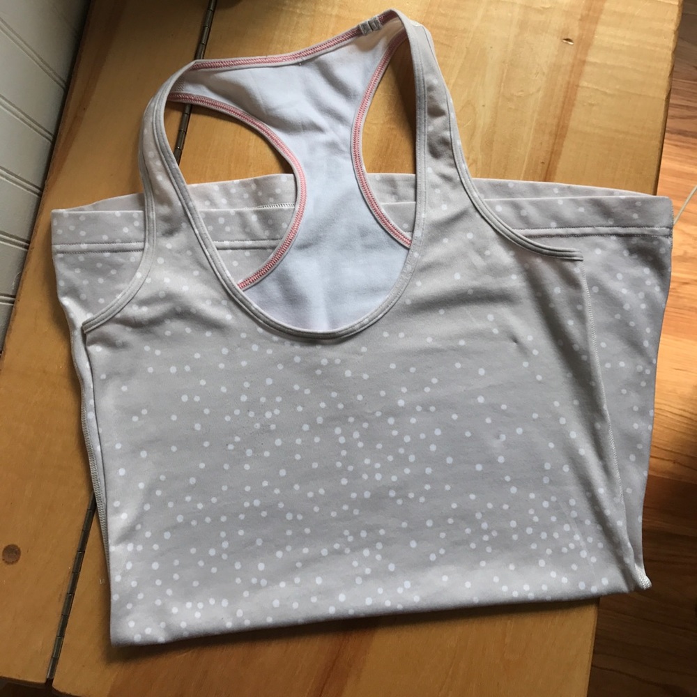 Lululemon tank