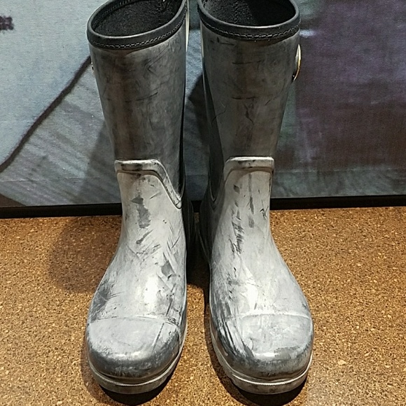 SOLD! Light Blue Tory Burch Rainboots - Picture 4 of 4