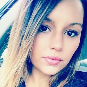 Meet your Posher, Katelyn