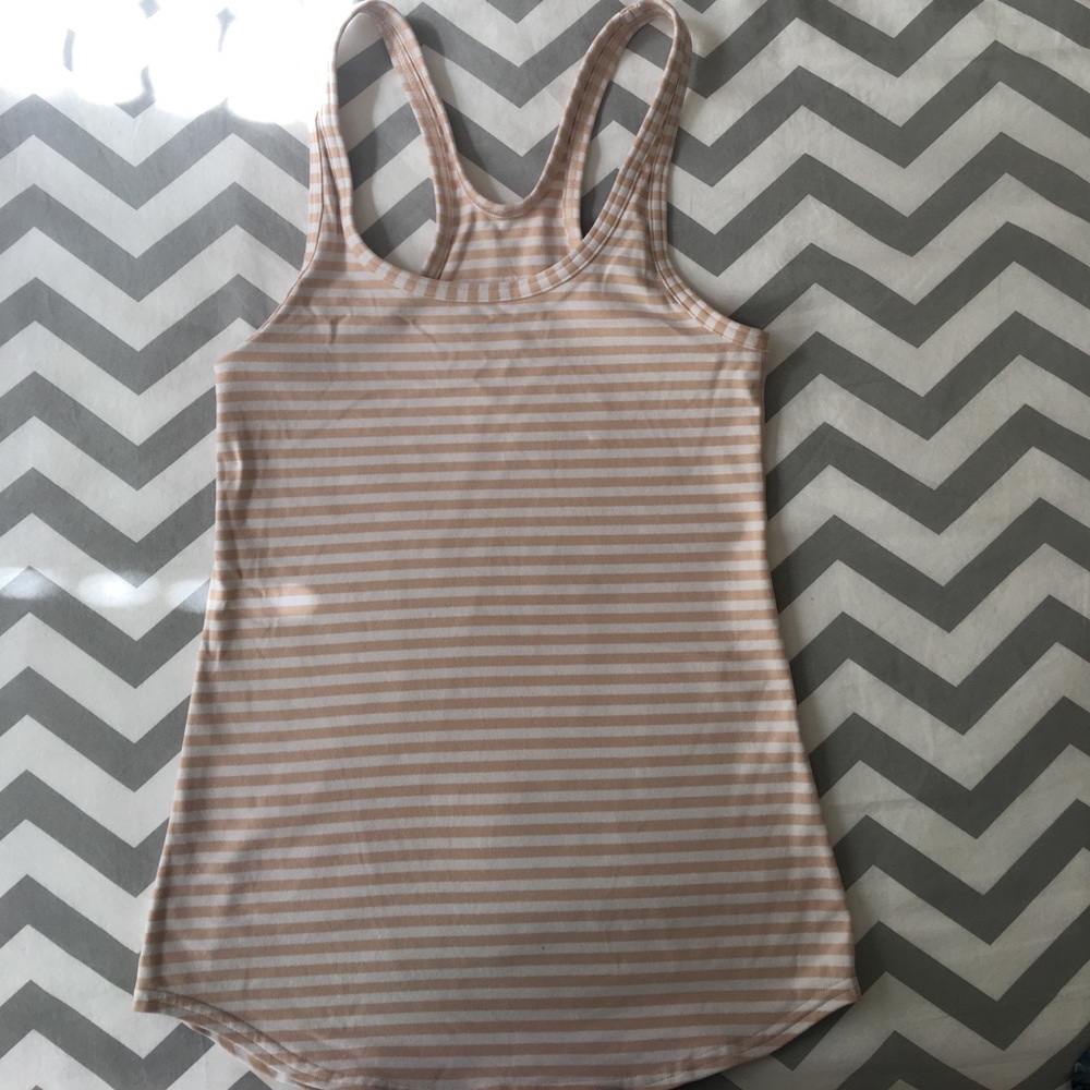 Size 4 LuluLemon Racerback scoop white/tan