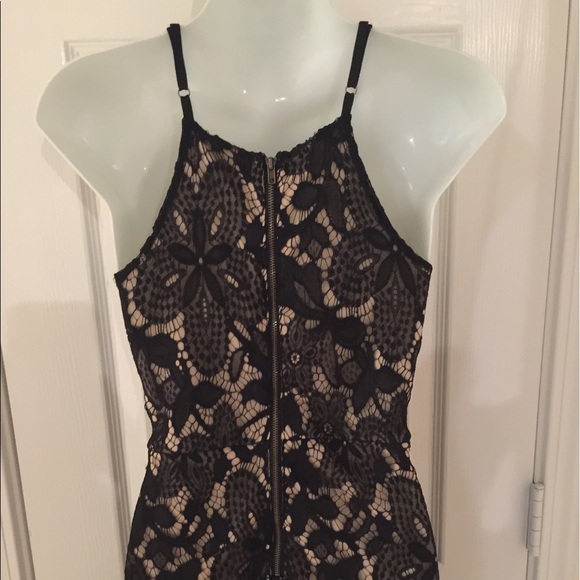 ⭐️🌚GORGEOUS Black Lace Sheath Dress - Picture 4 of 8