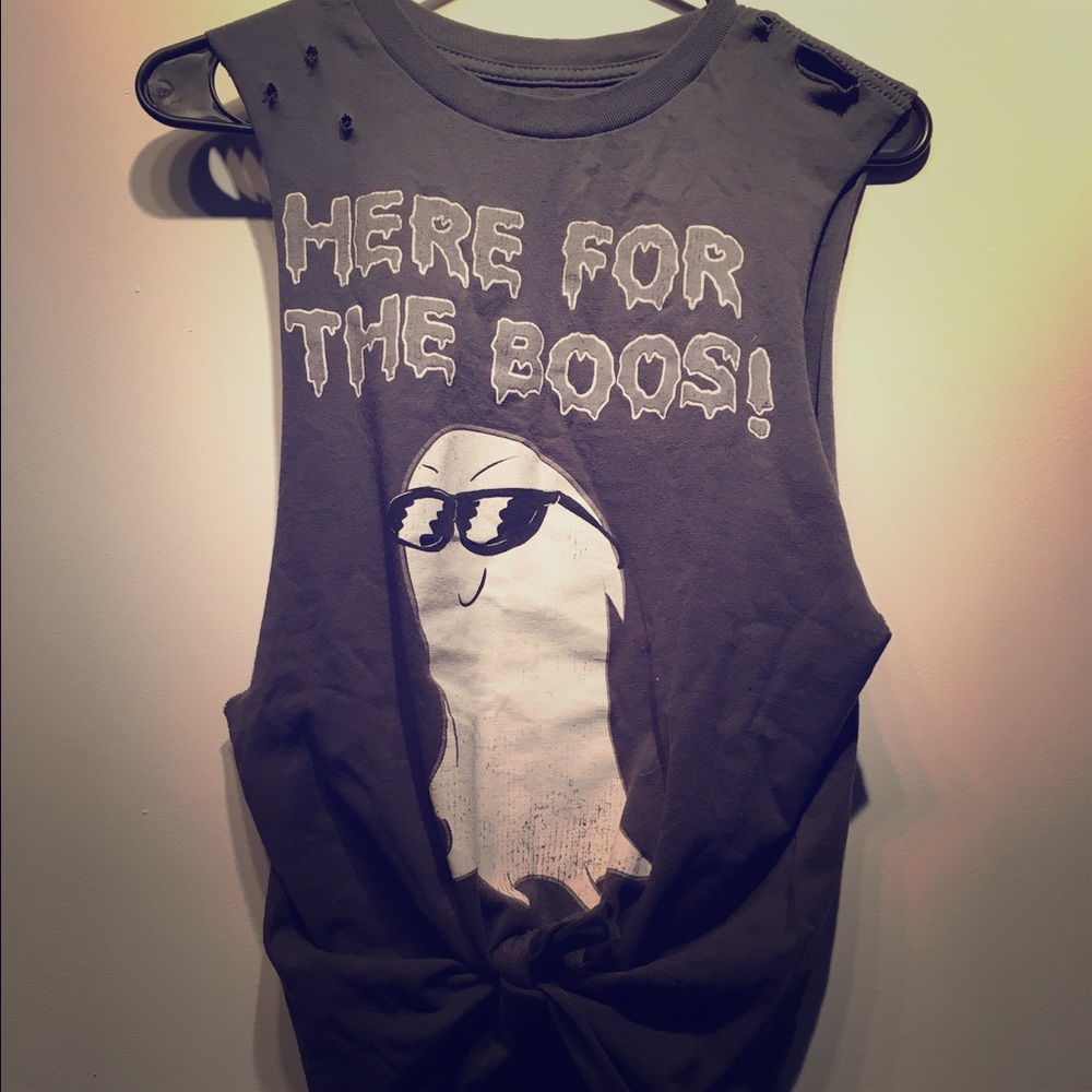 Distressed knotted tee