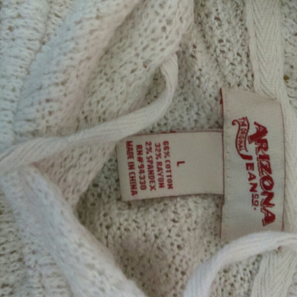 Thin white knitted hoodie - Picture 3 of 3