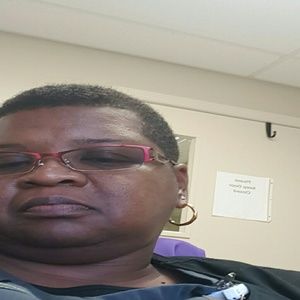Meet your Posher, Pamela