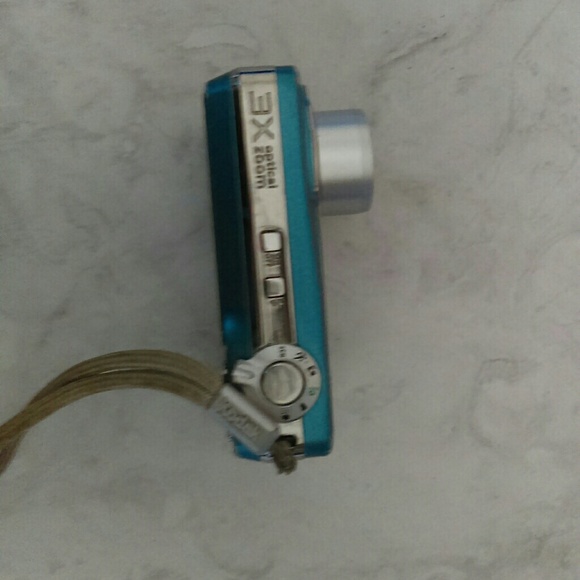 Blue Kodak camera with SDcard - Picture 2 of 3