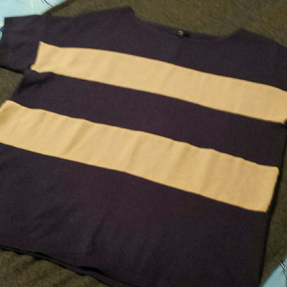 Gap short sleeved sweater