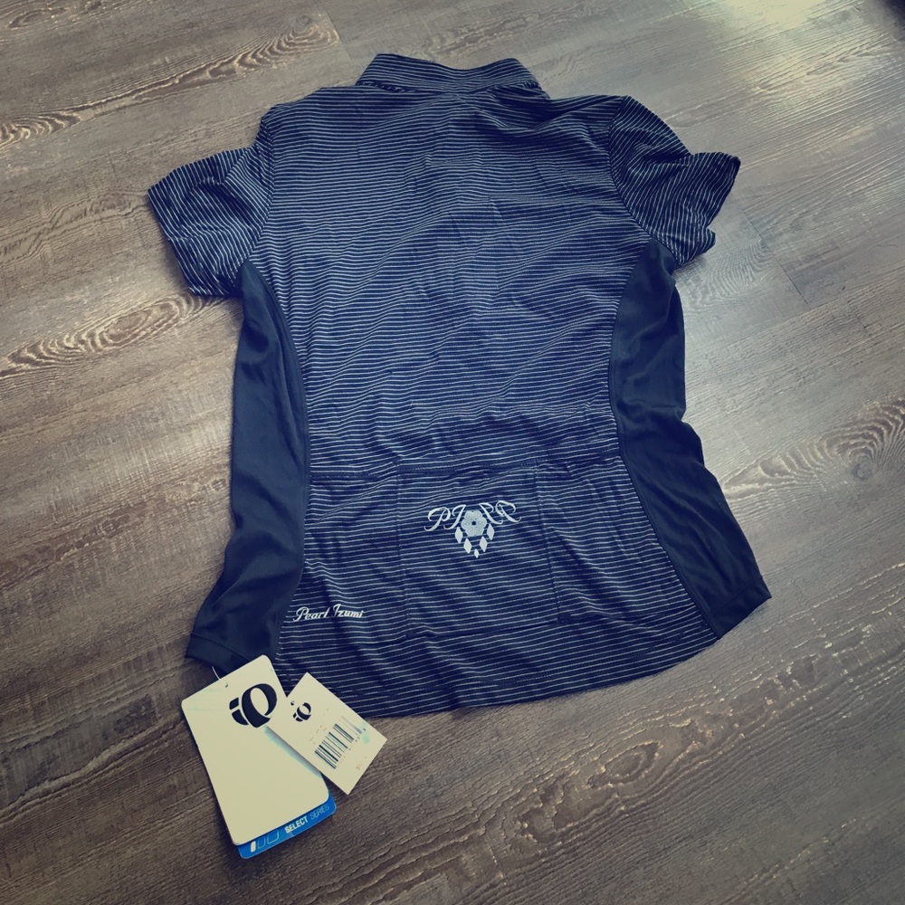 ✨PRICE CUT!!✨ Pearl Izumi exercise shirt