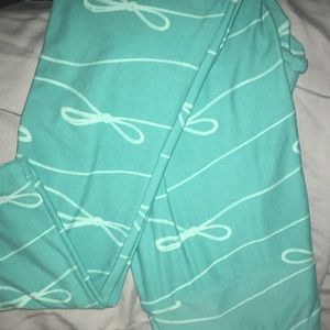 LuLaRoe Turquoise Ribbon Leggings 👗🕶