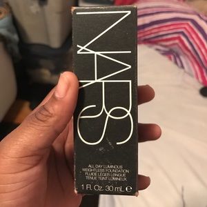 NARS All Day Luminous Weightless Foundation