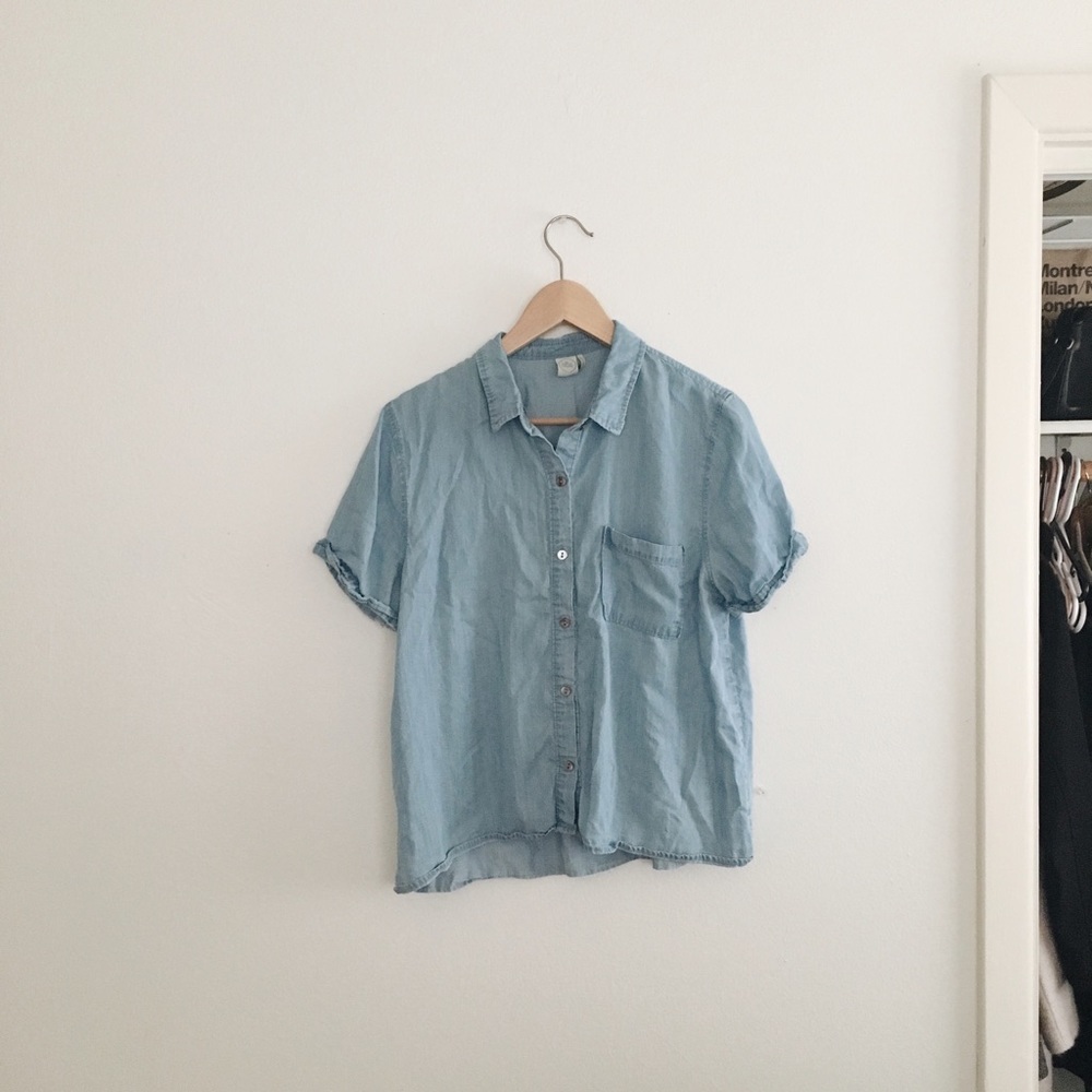 Short Sleeved Button Up Chambray
