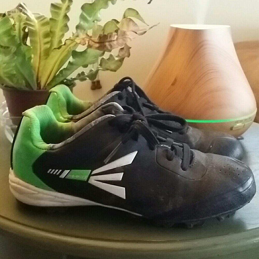 Boys baseball cleats