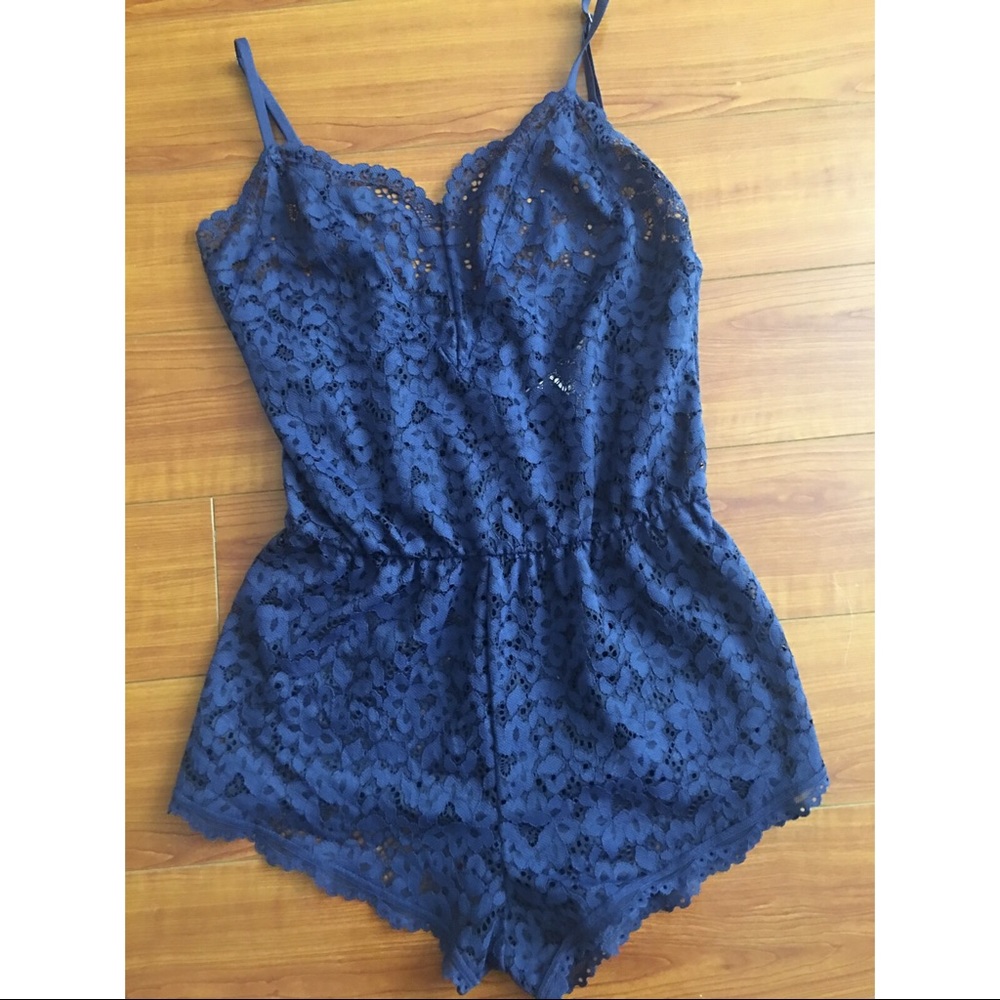 ❌SOLD❌Victoria's Secret lace navy floral romper XS
