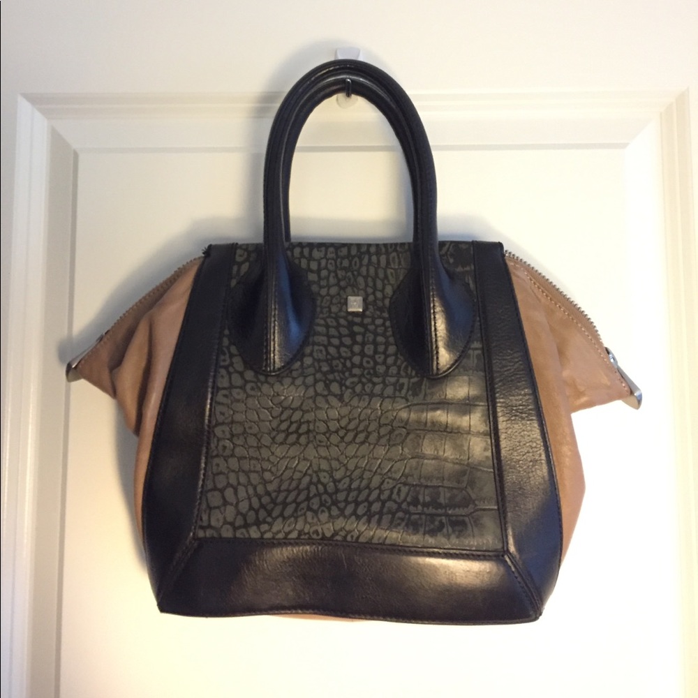Dolce Vita Bag with Detachable Shoulder Strap