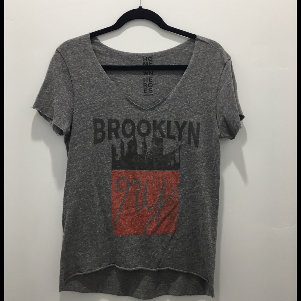 Urban Outfitters Graphic Tee Size Medium