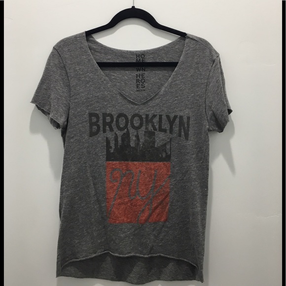 Urban Outfitters Tops - Urban Outfitters Graphic Tee Size Medium