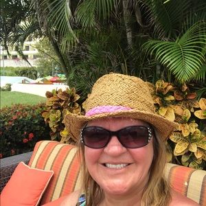 Meet your Posher, Cheryl