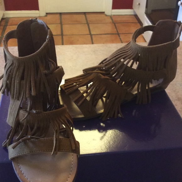 Nwob madden girl Fringe sandals - Picture 3 of 6