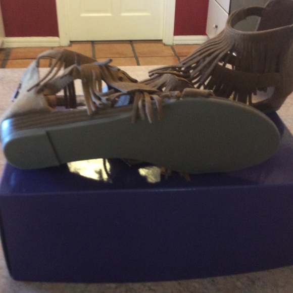 Nwob madden girl Fringe sandals - Picture 6 of 6