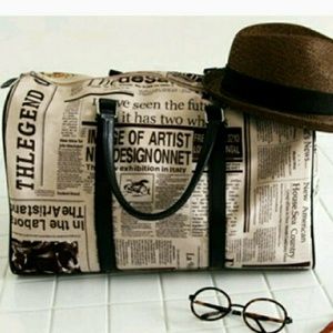 🎉HP🎉   Retro Newsprint bag NWOT