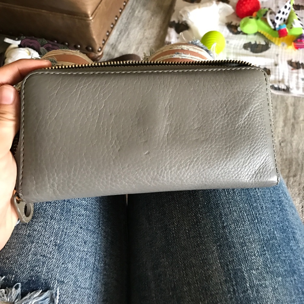 Marc by Marc Jacobs zip up wallet - Picture 5 of 6