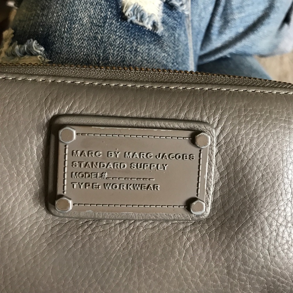 Marc by Marc Jacobs zip up wallet - Picture 6 of 6