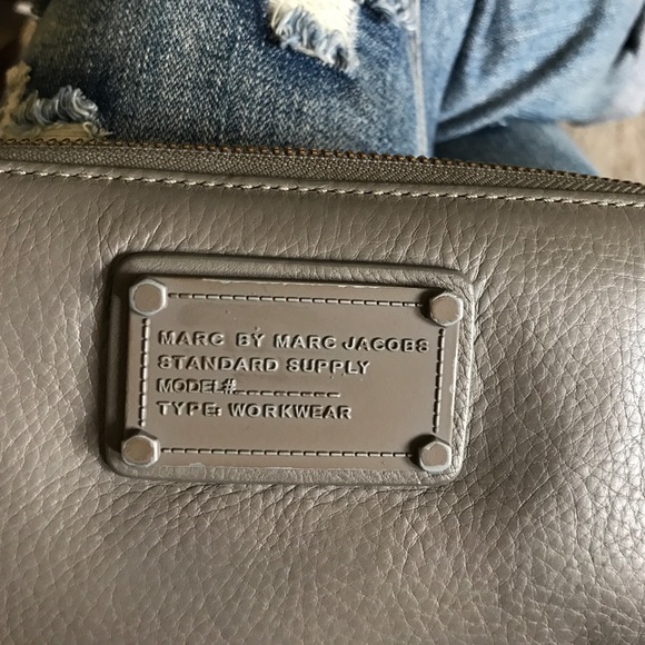 Marc by Marc Jacobs zip up wallet - Picture 6 of 6