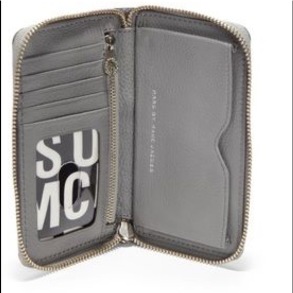 Marc by Marc Jacobs zip up wallet - Picture 2 of 6