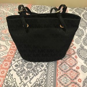 Michael Korea black purse