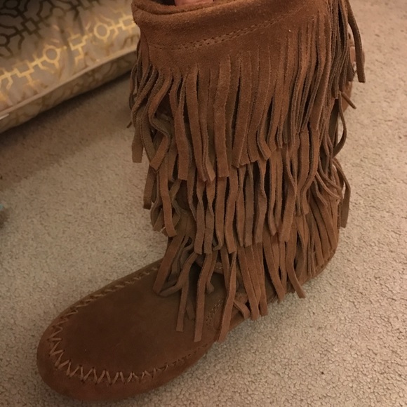Moccasin fringe boots - Picture 1 of 3