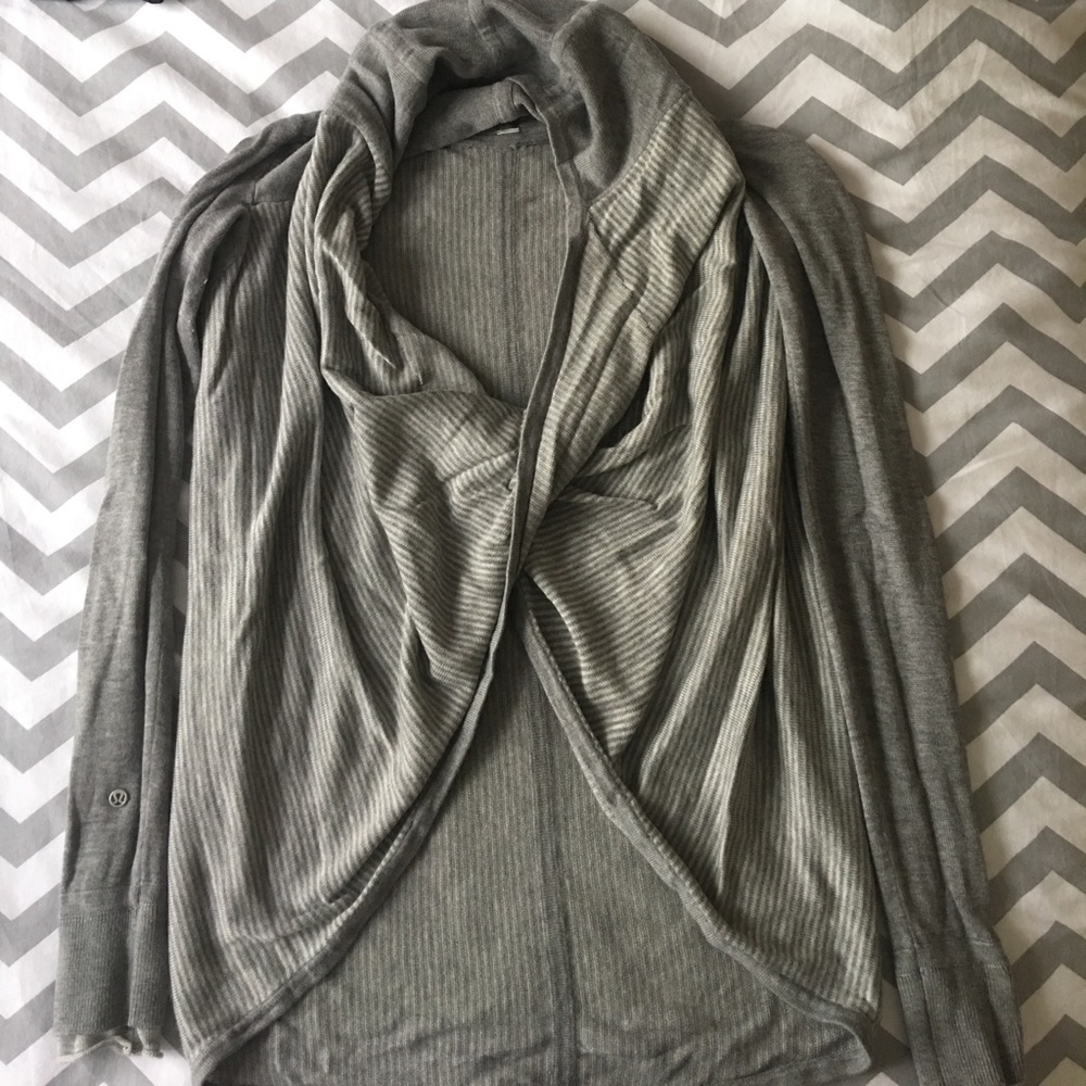 Size 4 LuluLemon Iconic Sweater Wrap