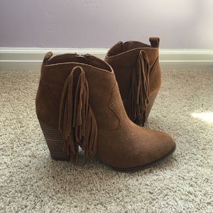 Steve Madden fringe suede bootie