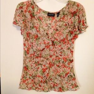 💚 🌼Floral Top🌼💚