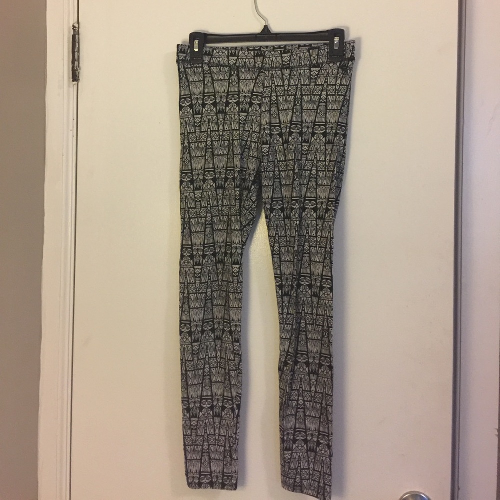 VS PINK Tribal Print Legging