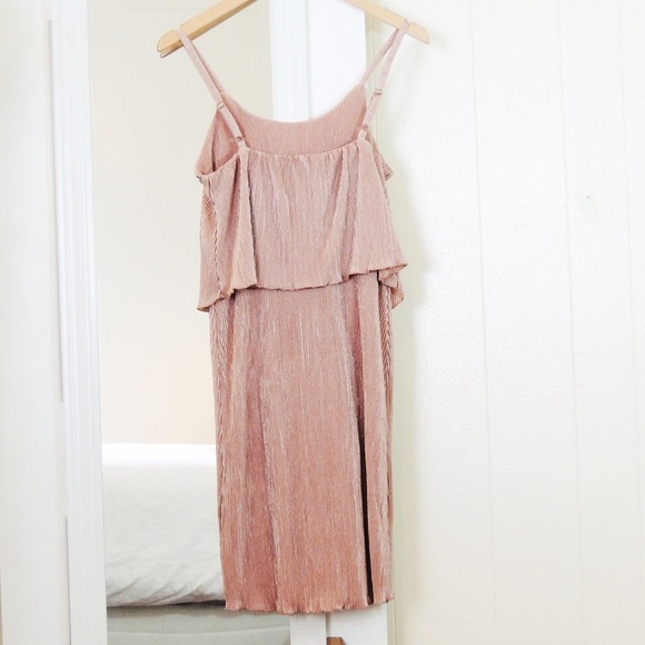 Blush Plisse Crinkle Shimmer Dress Two Layers - Picture 3 of 4