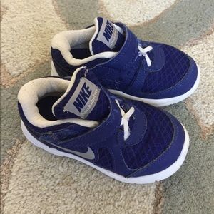 Toddler boys Nike shoes
