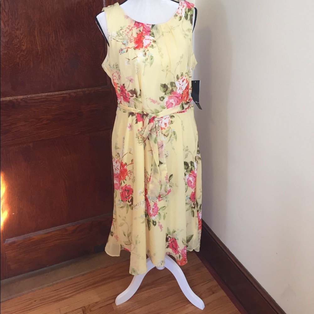 Size 16 pink floral on yellow mid length dress