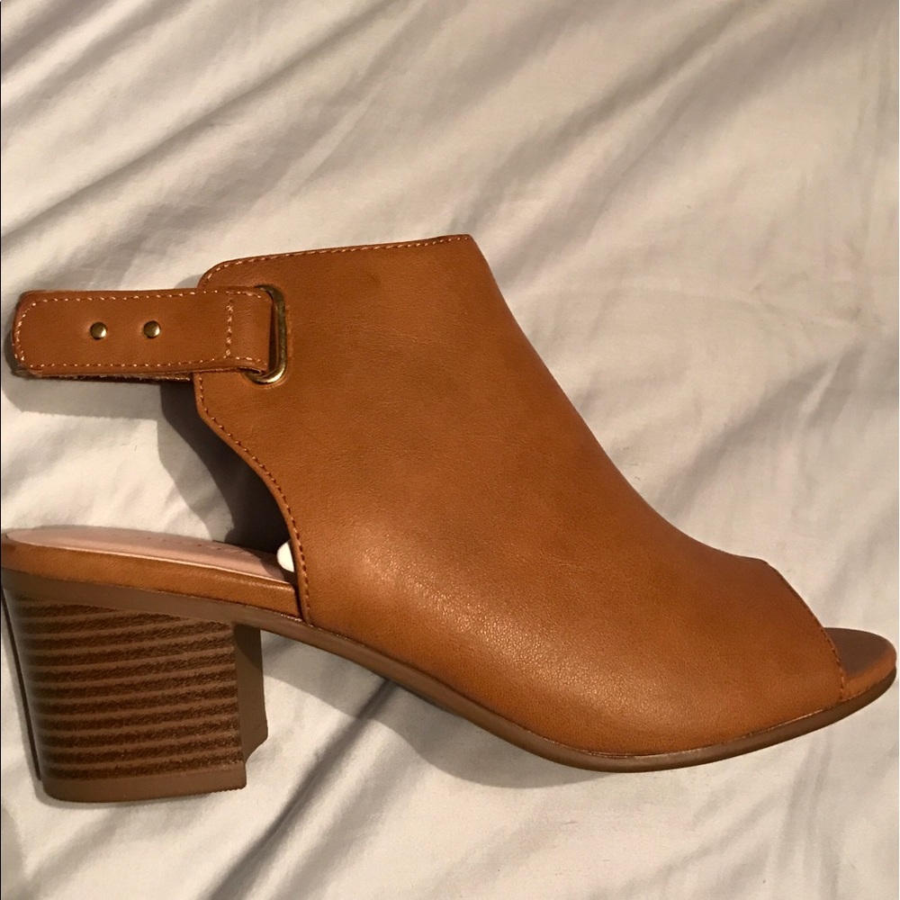 Super cute wedges!