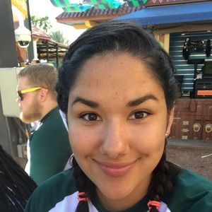 Meet your Posher, Cierra