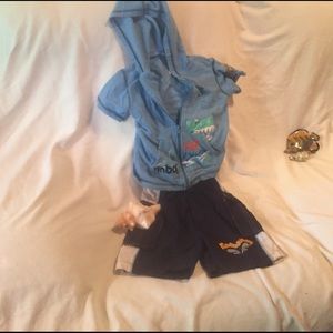 Cool 4T beach/ pooh boys swim set with hoodie. EUC